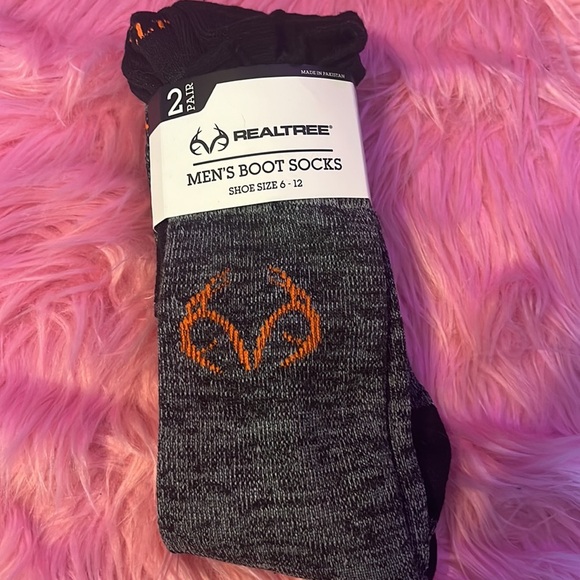 NIP Men’s Realtree boot socks shoe size 6-12 2 pairs - Picture 2 of 5